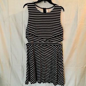 XHILARATION | Black and White Striped Dress Size: XL